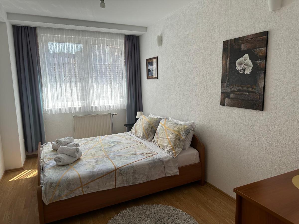 Spacious 3-Bedroom Condo Next To City Center Prishtinë Luaran gambar